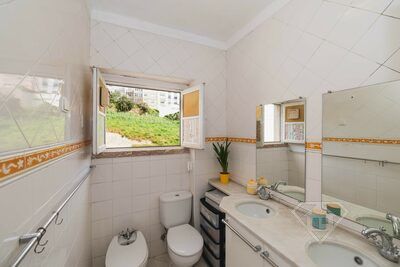 Apartamento T2 com varanda,  próximo da Fonte Luminosa da Alameda
