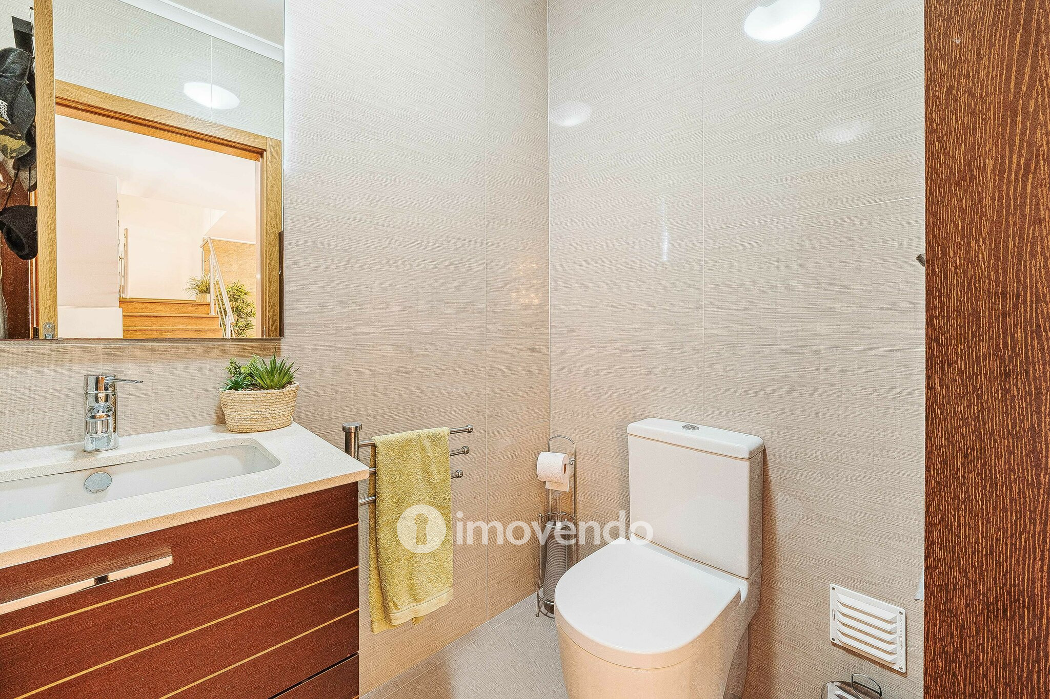 Apartamento T4 Duplex, com estacionamento e arrecadação, no Barreiro