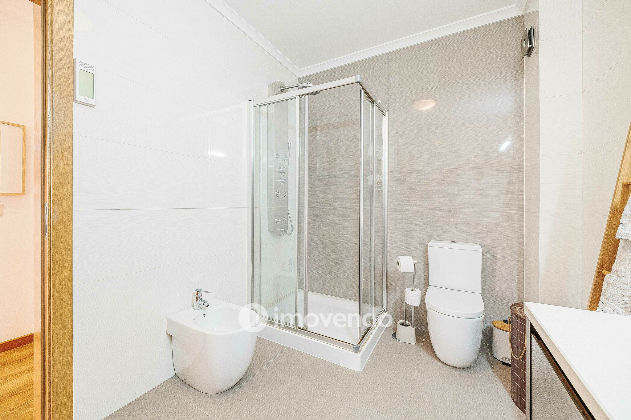 Apartamento T4 Duplex, com estacionamento e arrecadação, no Barreiro