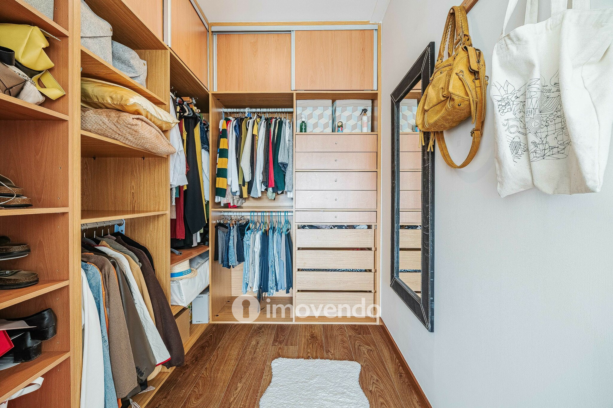 Apartamento T4 Duplex, com estacionamento e arrecadação, no Barreiro