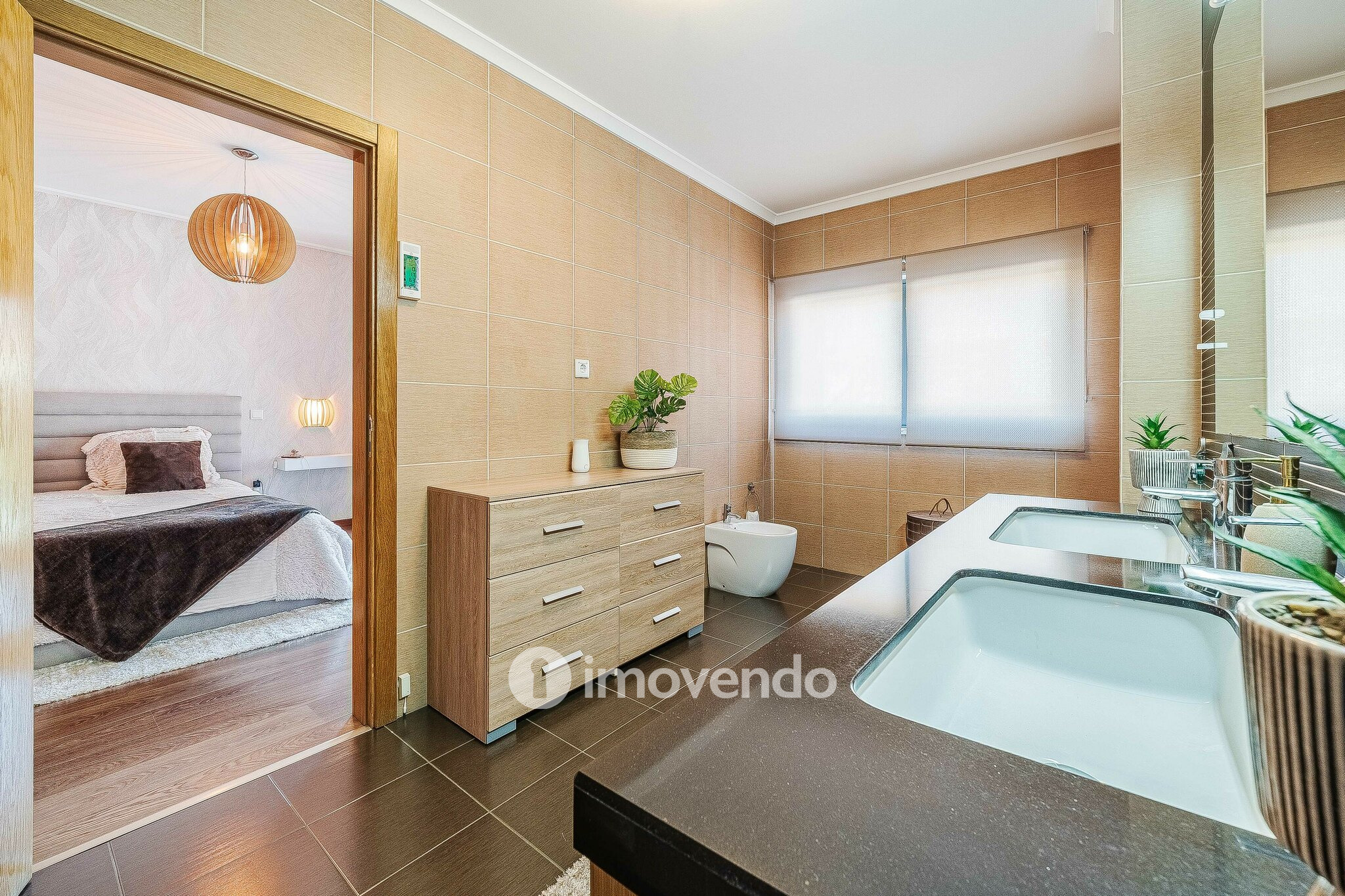 Apartamento T4 Duplex, com estacionamento e arrecadação, no Barreiro