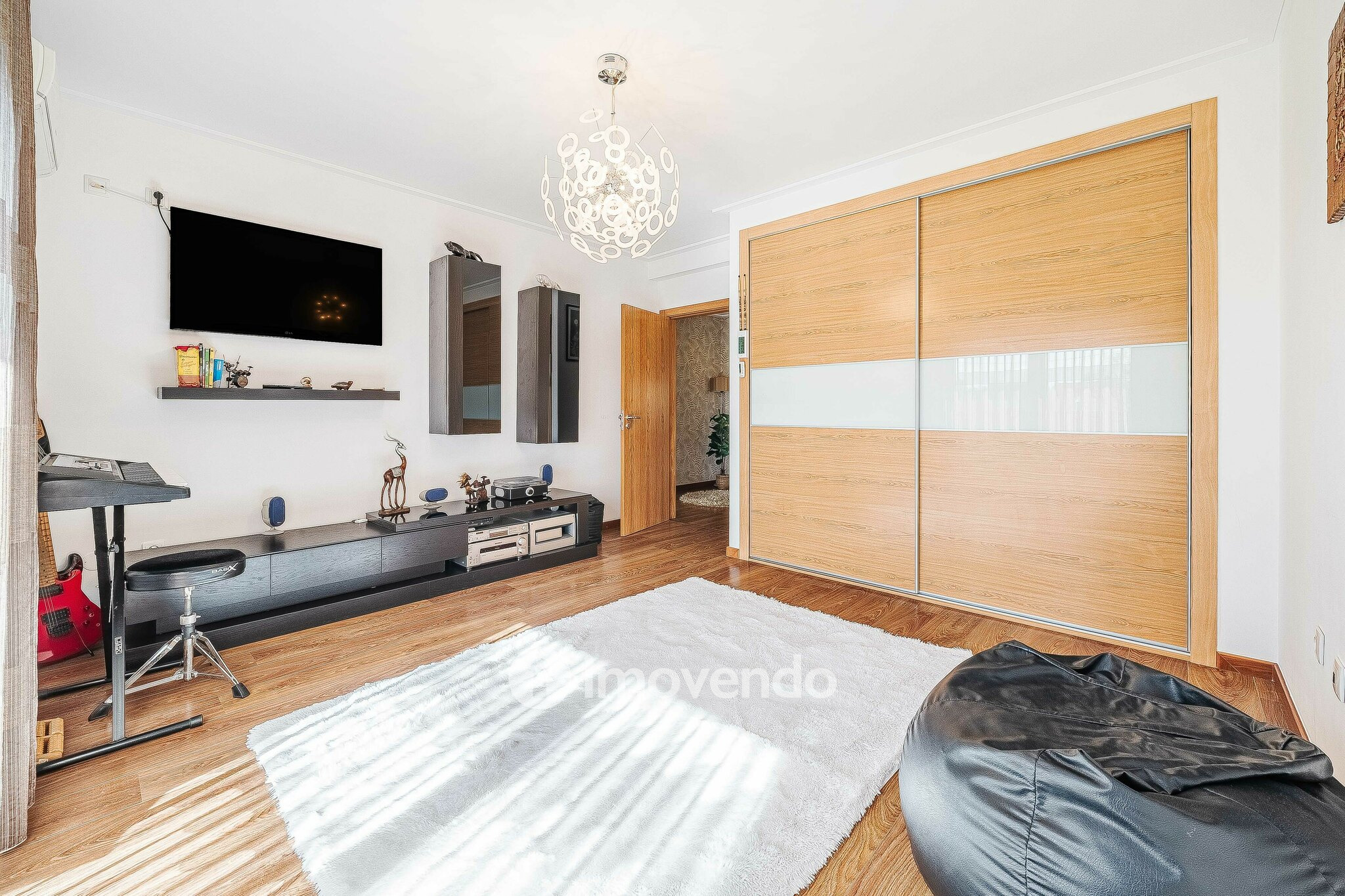 Apartamento T4 Duplex, com estacionamento e arrecadação, no Barreiro