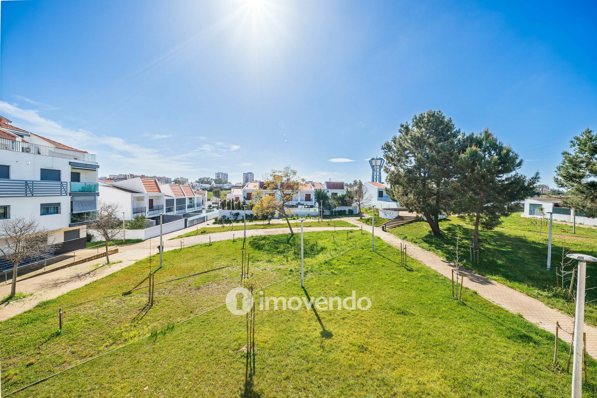 Apartamento T4 Duplex, com estacionamento e arrecadação, no Barreiro