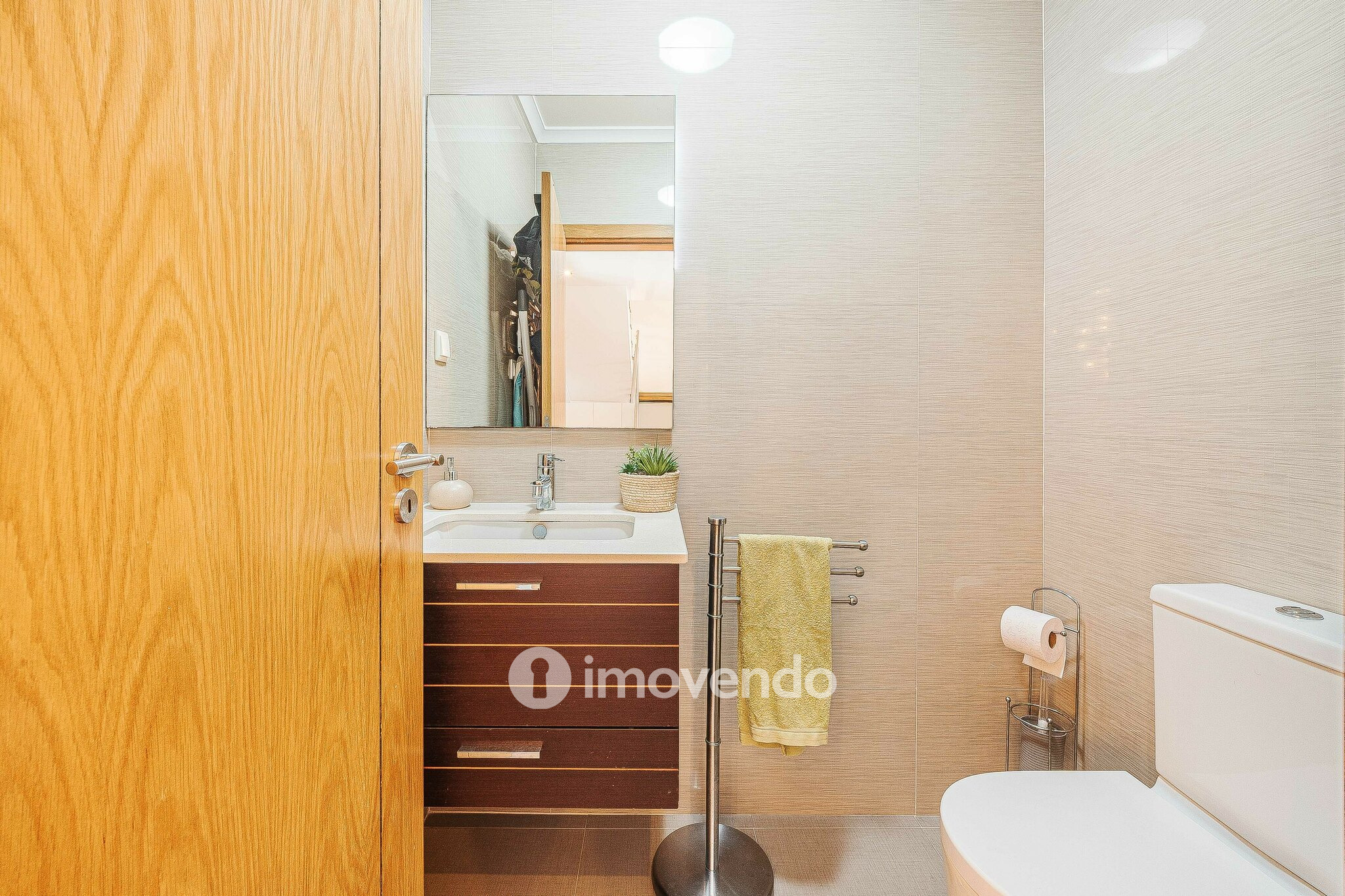 Apartamento T4 Duplex, com estacionamento e arrecadação, no Barreiro