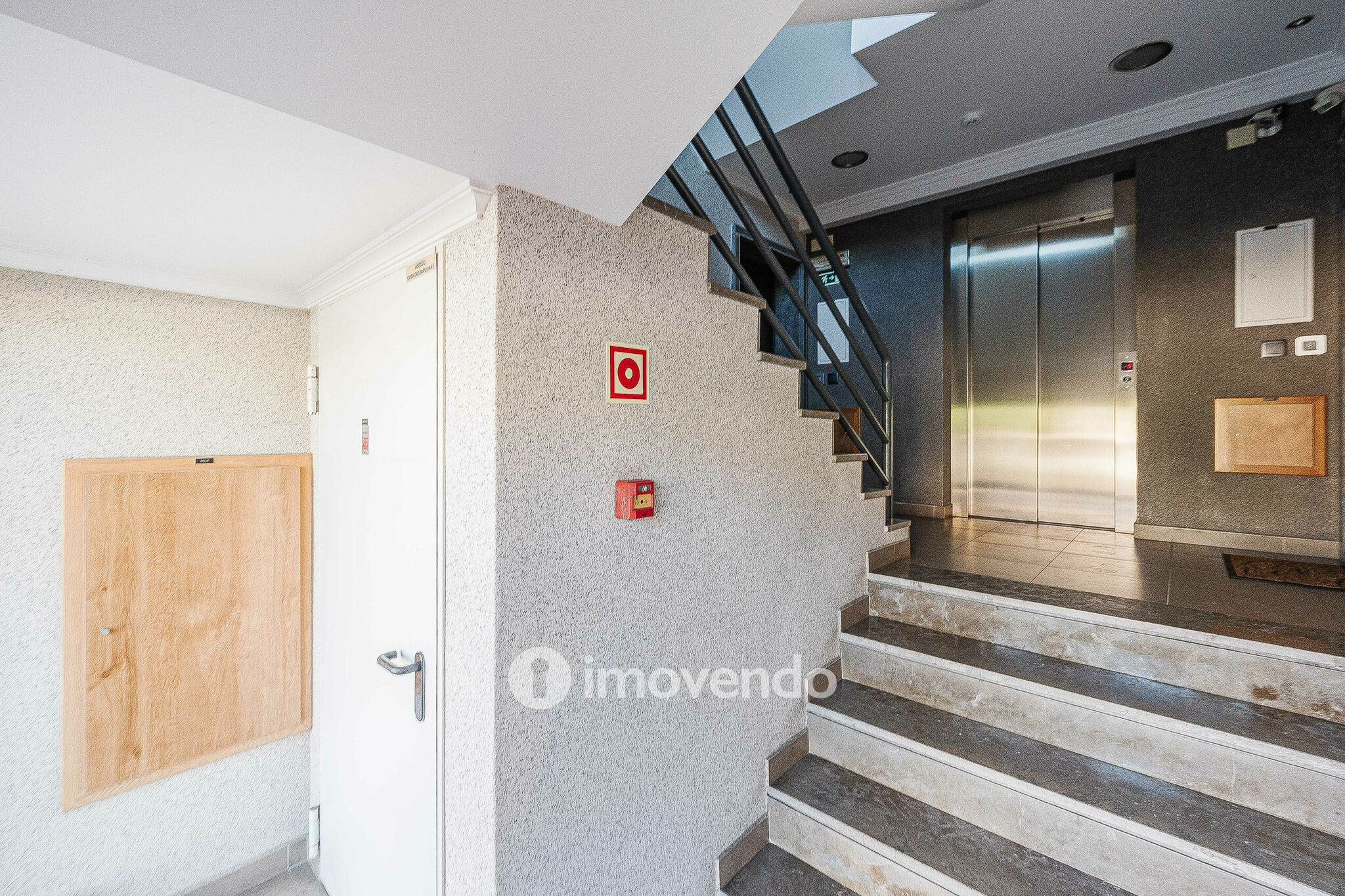 Apartamento T4 Duplex, com estacionamento e arrecadação, no Barreiro