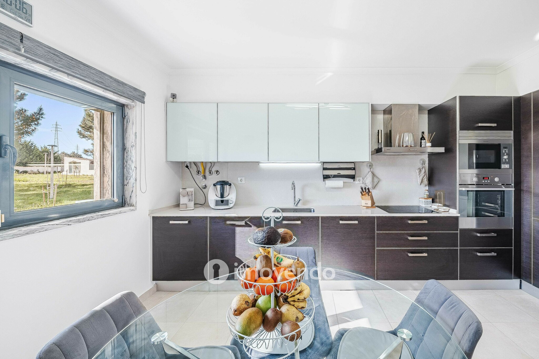 Apartamento T4 Duplex, com estacionamento e arrecadação, no Barreiro