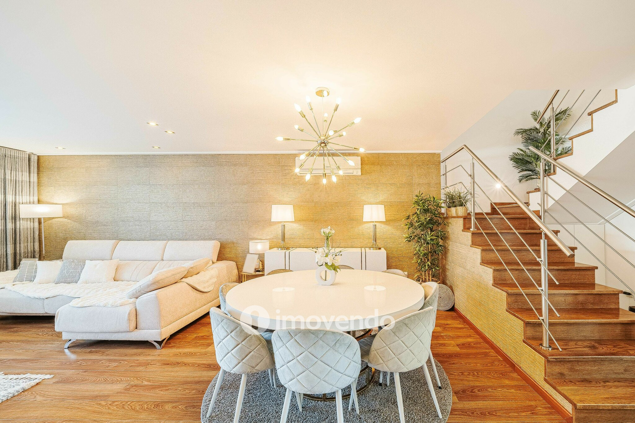 Apartamento T4 Duplex, com estacionamento e arrecadação, no Barreiro