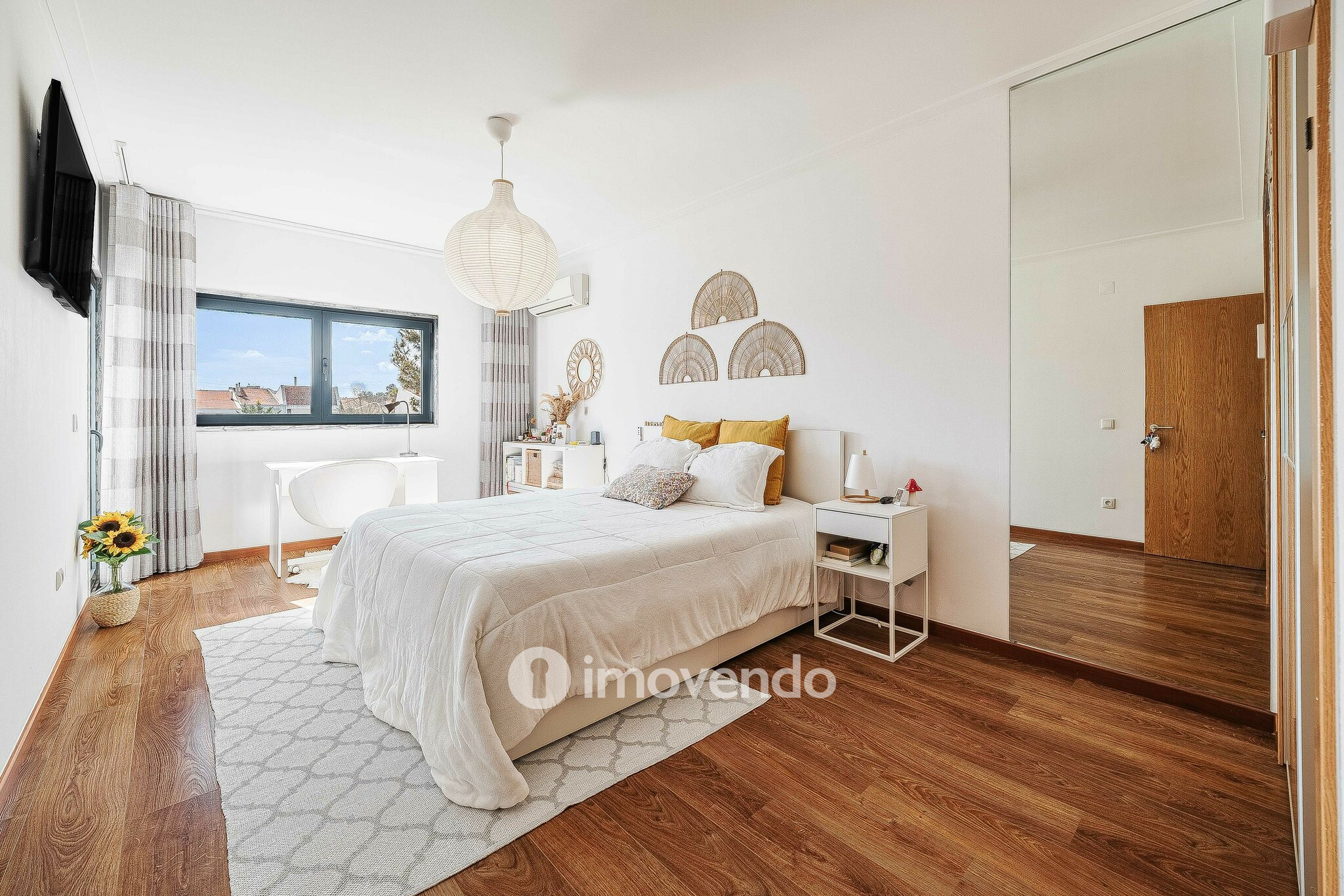 Apartamento T4 Duplex, com estacionamento e arrecadação, no Barreiro