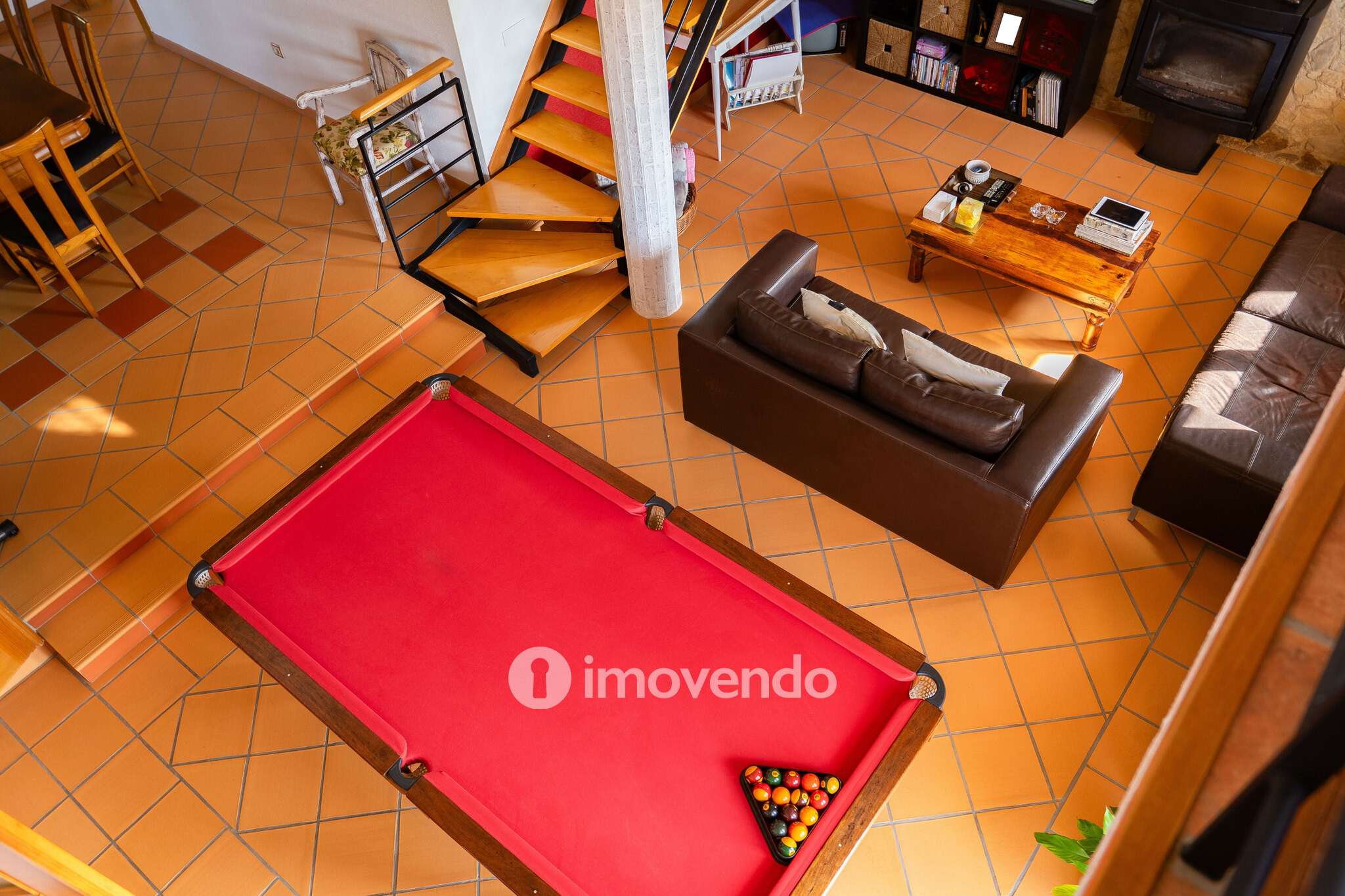 Moradia T3+1 com terreno com jardim, piscina e garagem, em Alenquer