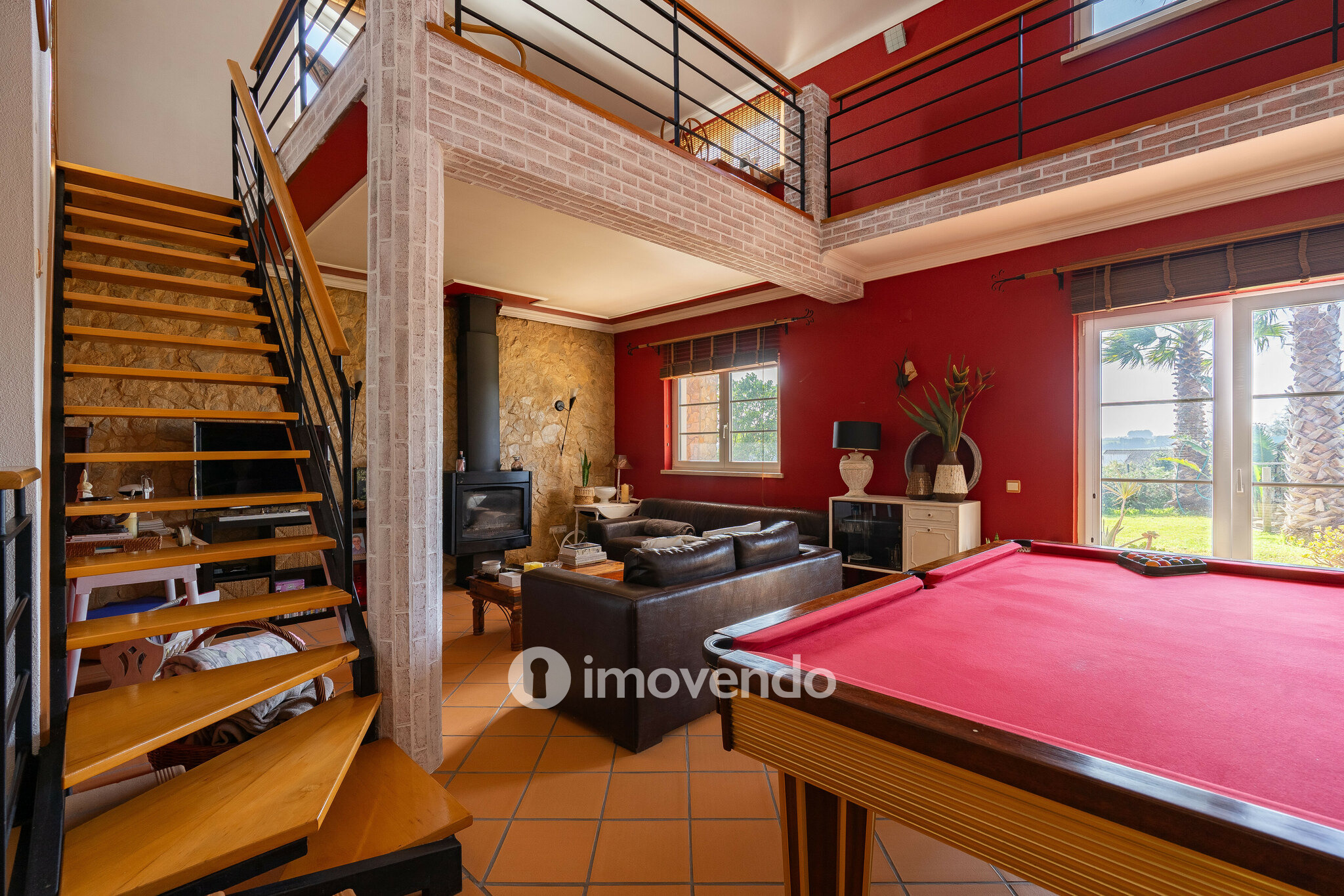 Moradia T3+1 com terreno com jardim, piscina e garagem, em Alenquer