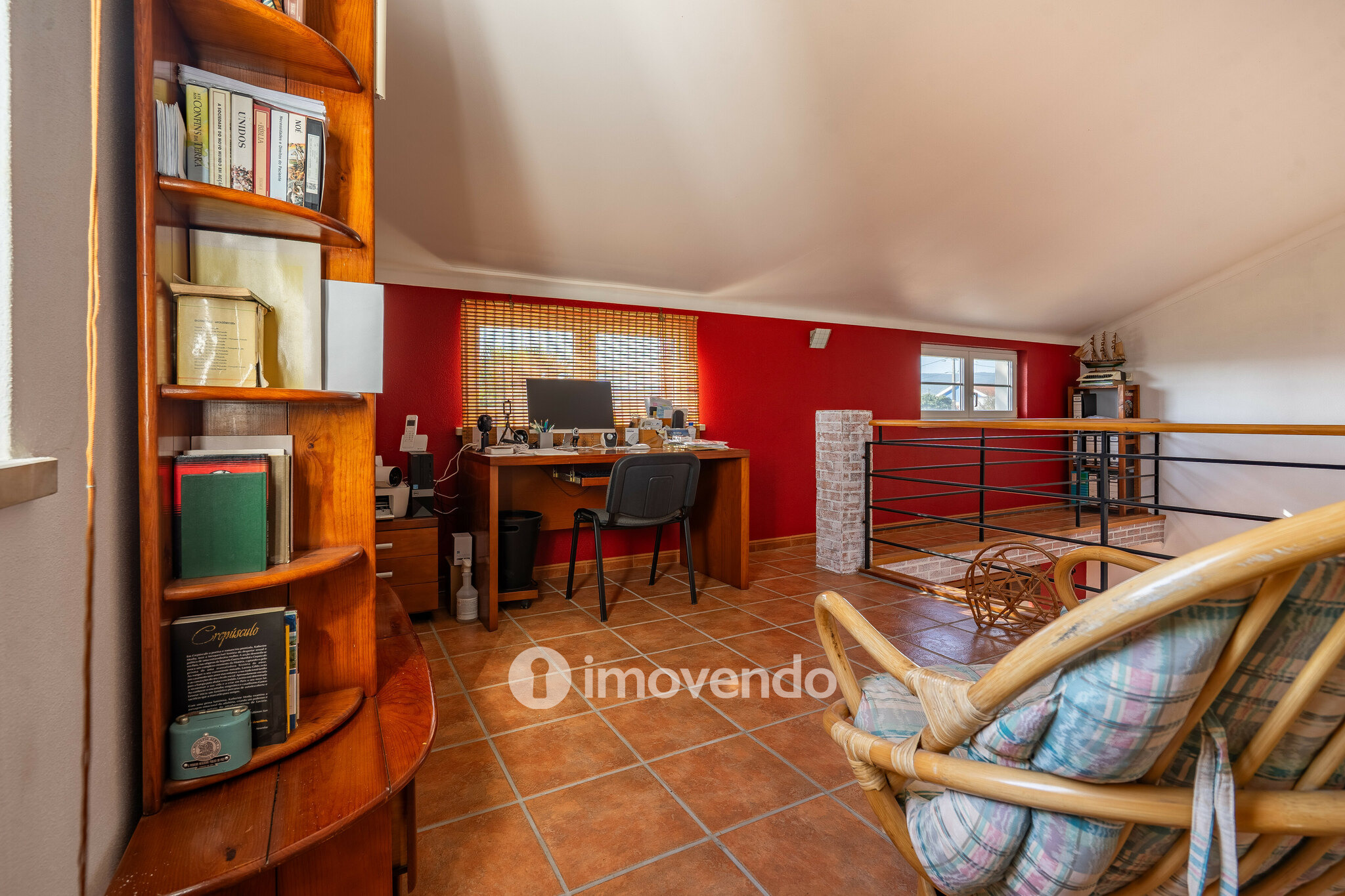 Moradia T3+1 com terreno com jardim, piscina e garagem, em Alenquer