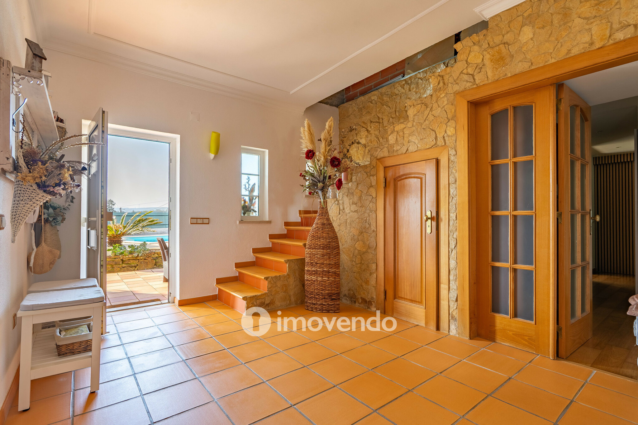 Moradia T3+1 com terreno com jardim, piscina e garagem, em Alenquer