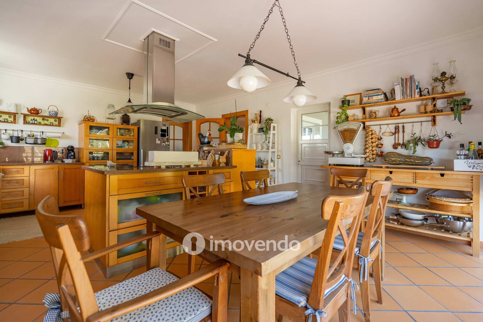 Moradia T3+1 com terreno com jardim, piscina e garagem, em Alenquer