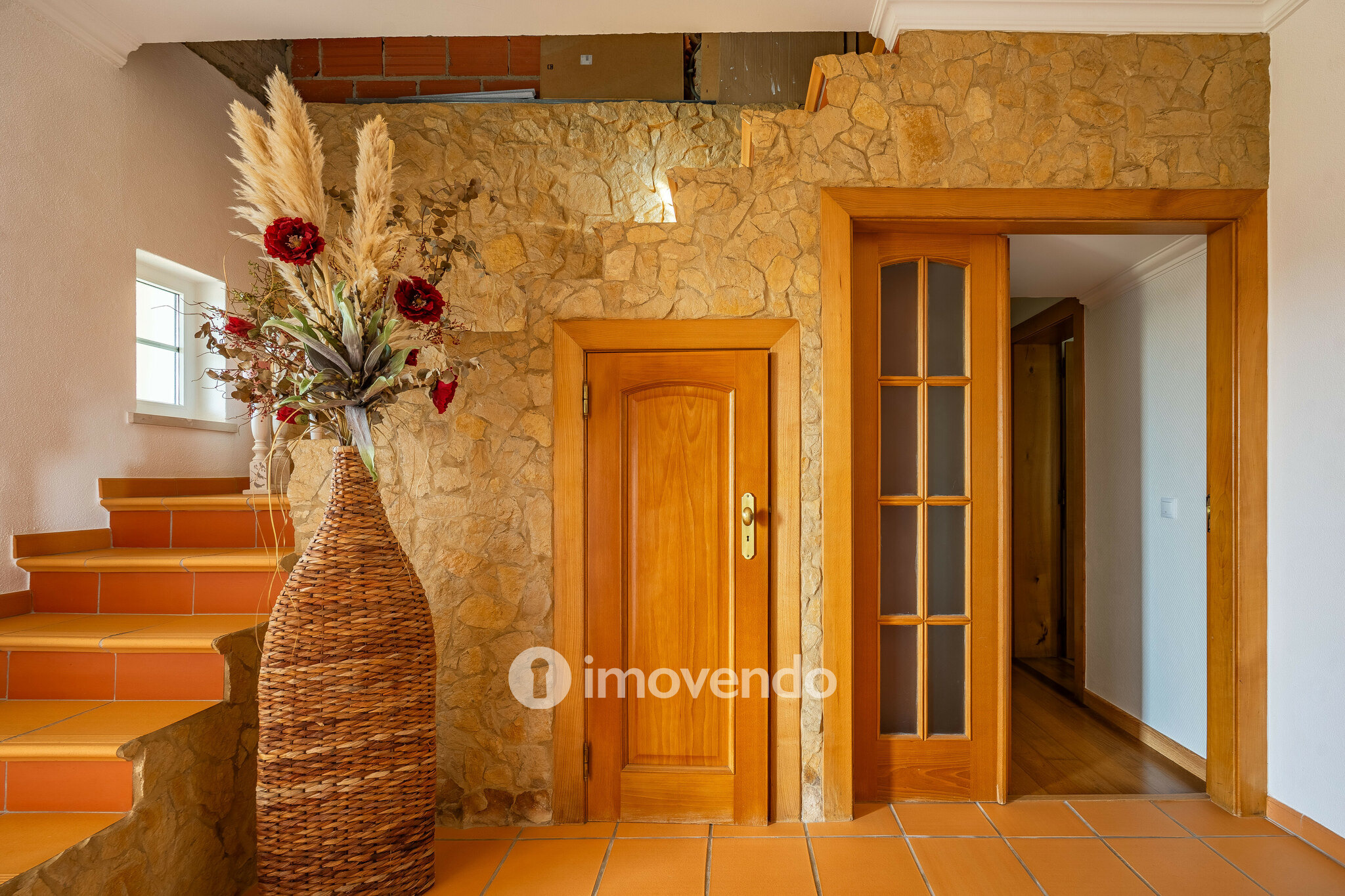 Moradia T3+1 com terreno com jardim, piscina e garagem, em Alenquer