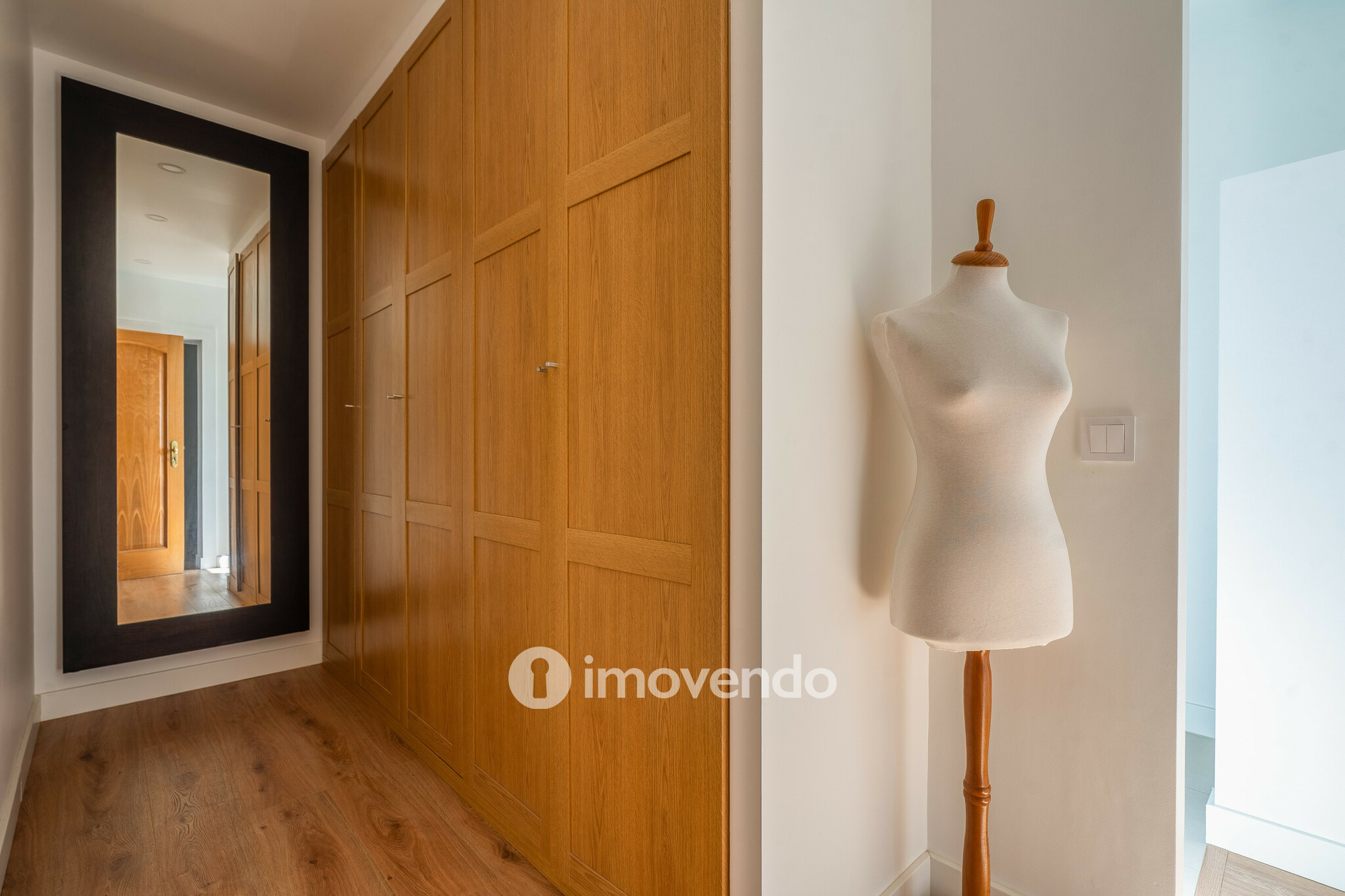 Moradia T3+1 com terreno com jardim, piscina e garagem, em Alenquer