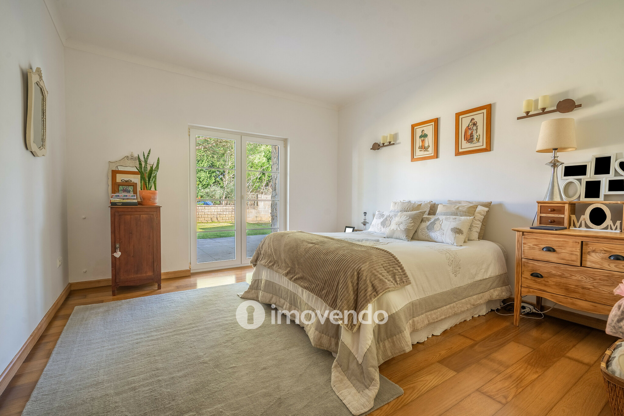 Moradia T3+1 com terreno com jardim, piscina e garagem, em Alenquer