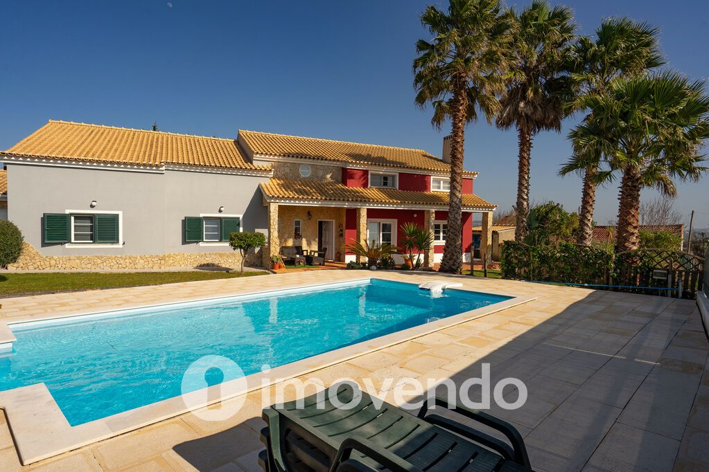 Moradia T3 em Alenquer, Alenquer com 2.960 m<sup>2</sup> por 595.000