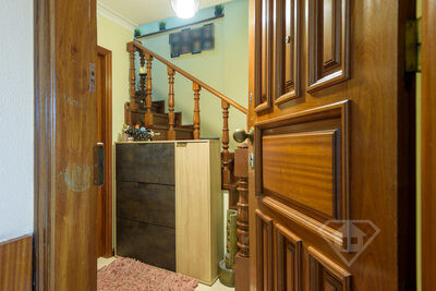 Apartamento T3 Duplex, com cozinha equipada e estacionamento, no Porto
