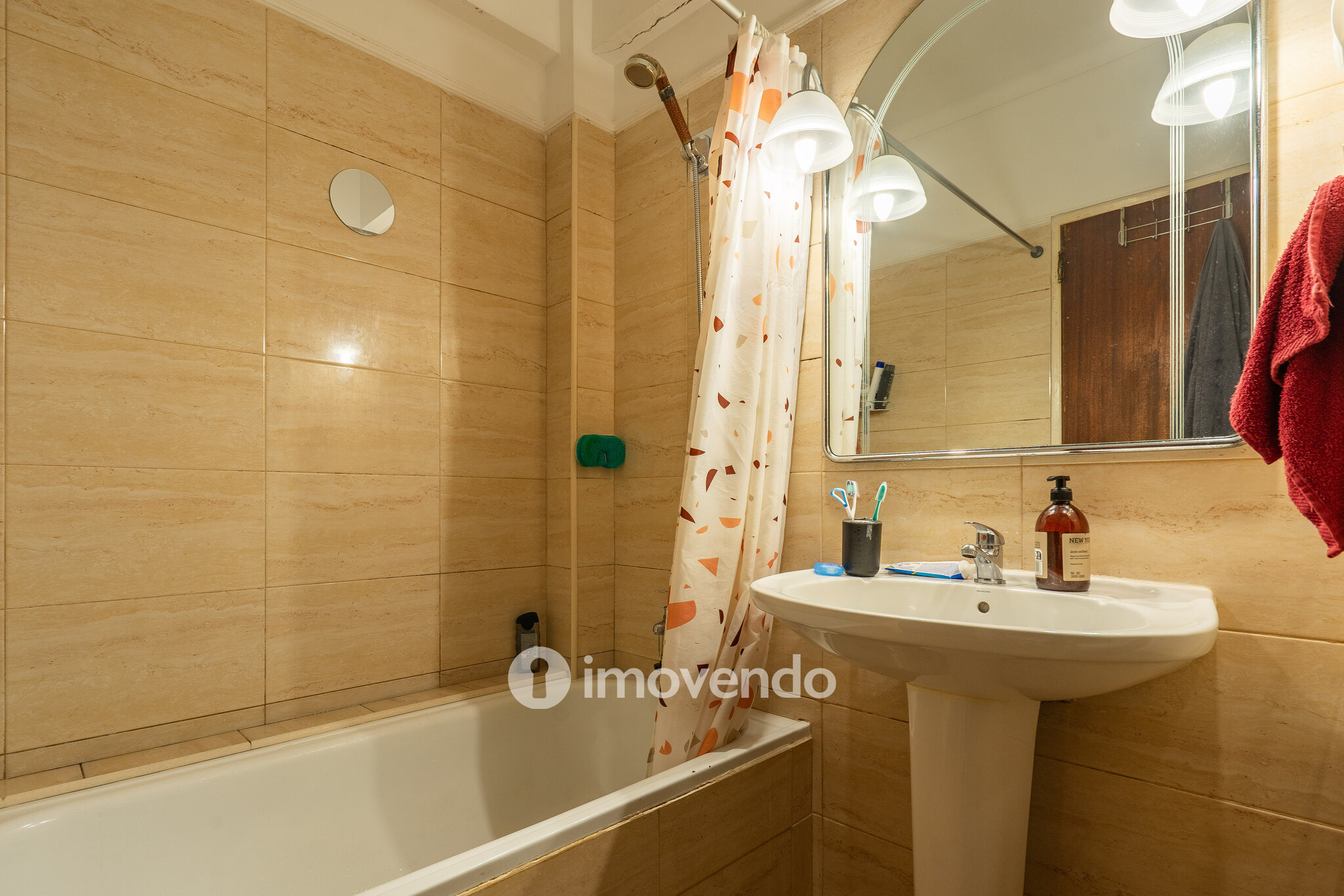 Apartamento T2 com vistas desafogadas, em Odivelas