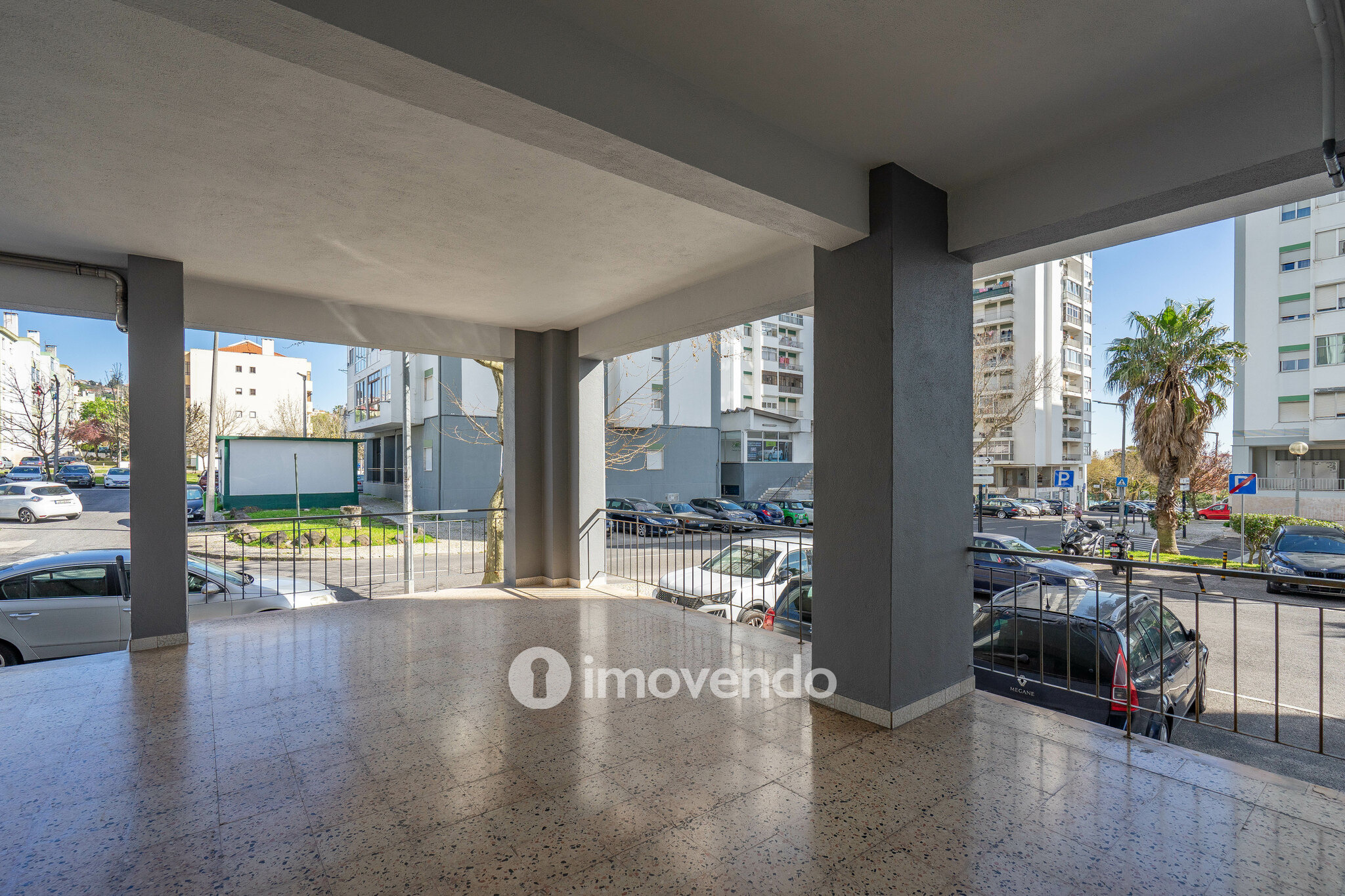 Apartamento T2 com vistas desafogadas, em Odivelas