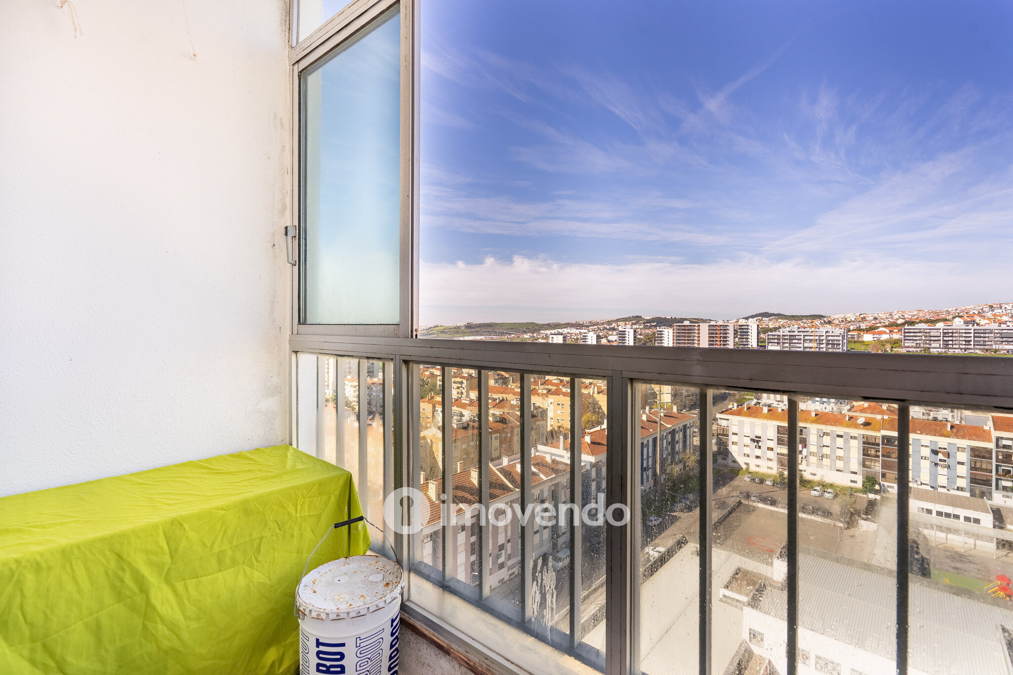 Apartamento T2 com vistas desafogadas, em Odivelas