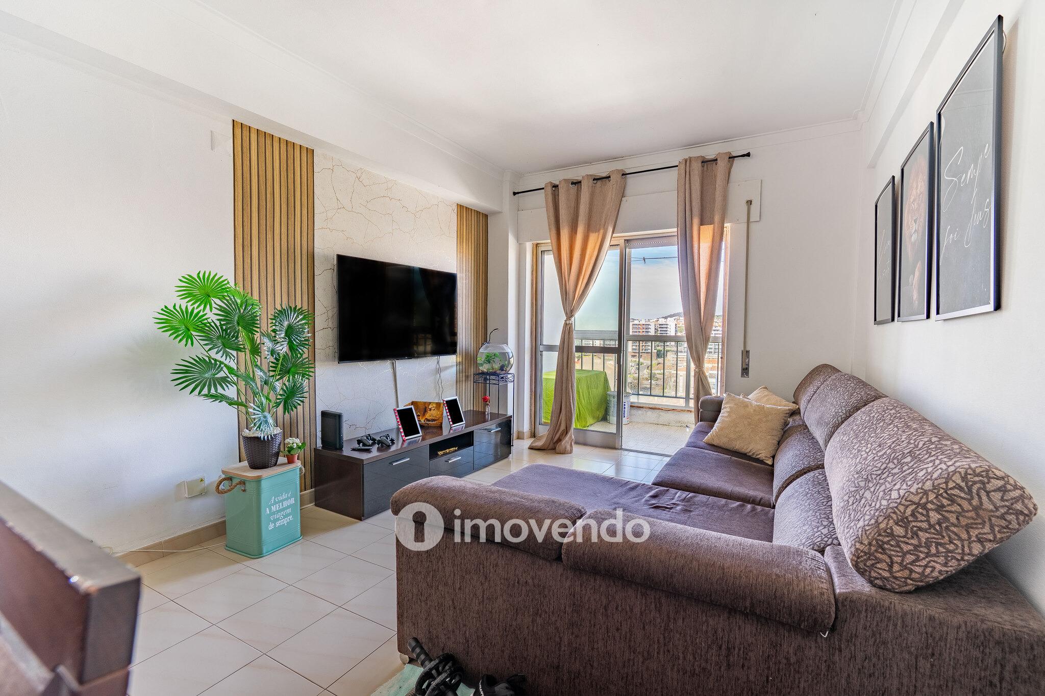 Apartamento T2 com vistas desafogadas, em Odivelas