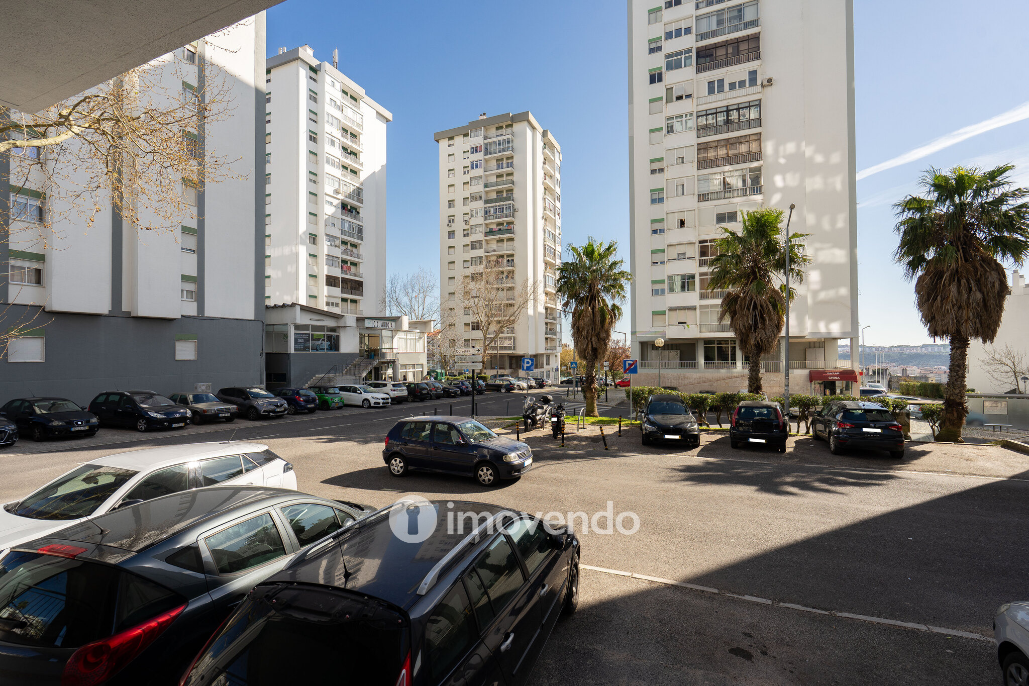 Apartamento T2 com vistas desafogadas, em Odivelas