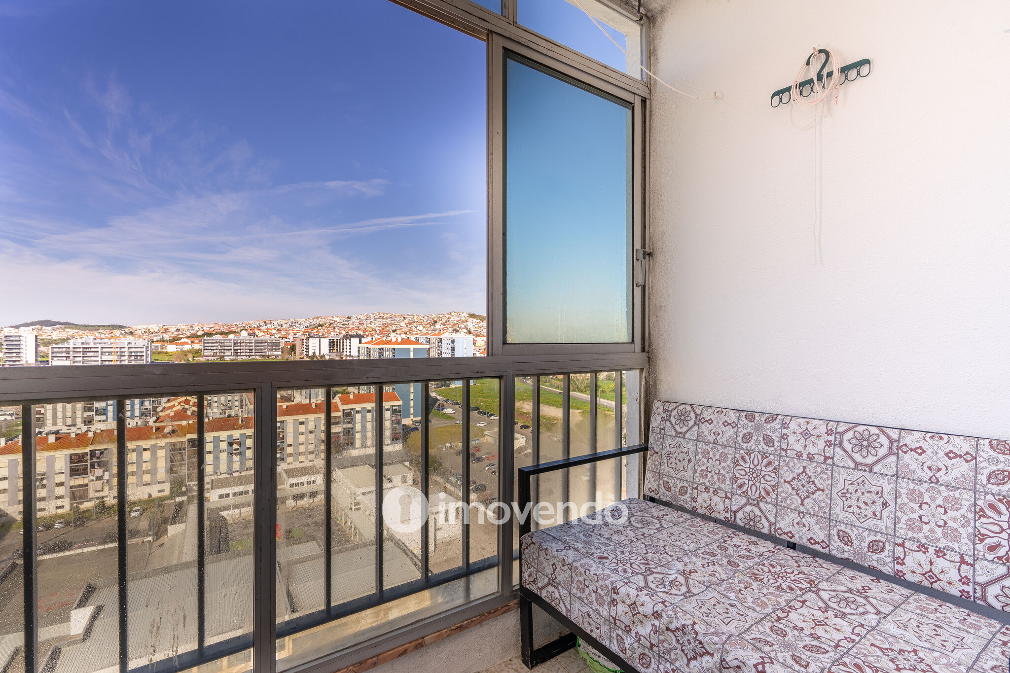 Apartamento T2 com vistas desafogadas, em Odivelas