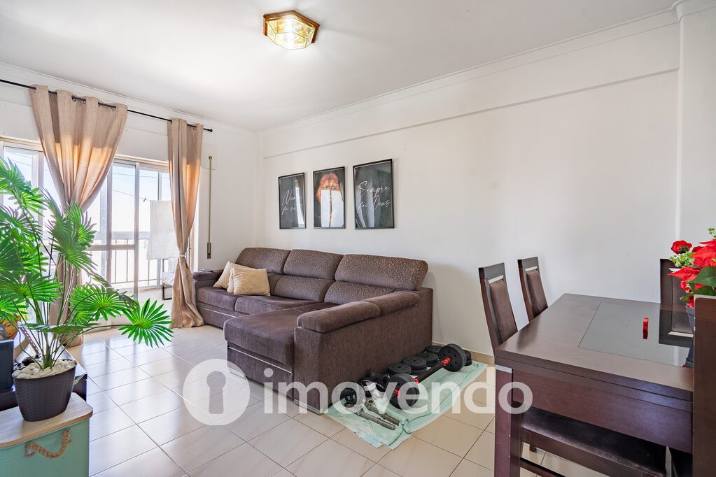 Apartamento T2 em Odivelas, Odivelas com 70 m<sup>2</sup> por 270.000