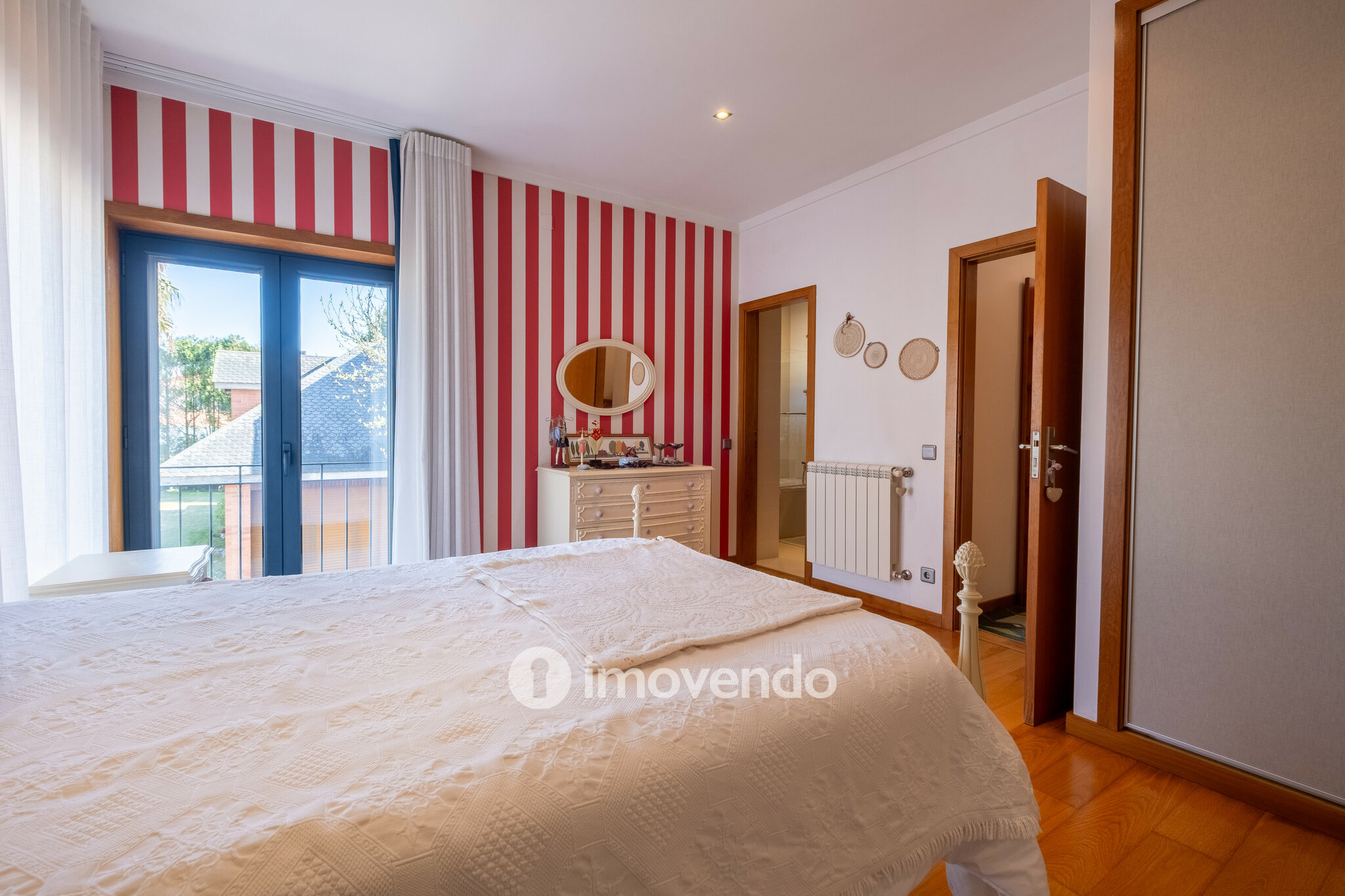 Moradia T3+3 exclusiva, com piscina e perto da praia, em Espinho