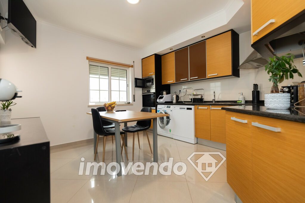 Apartamento T3 em Montijo, Montijo com 121 m<sup>2</sup> por 220.000