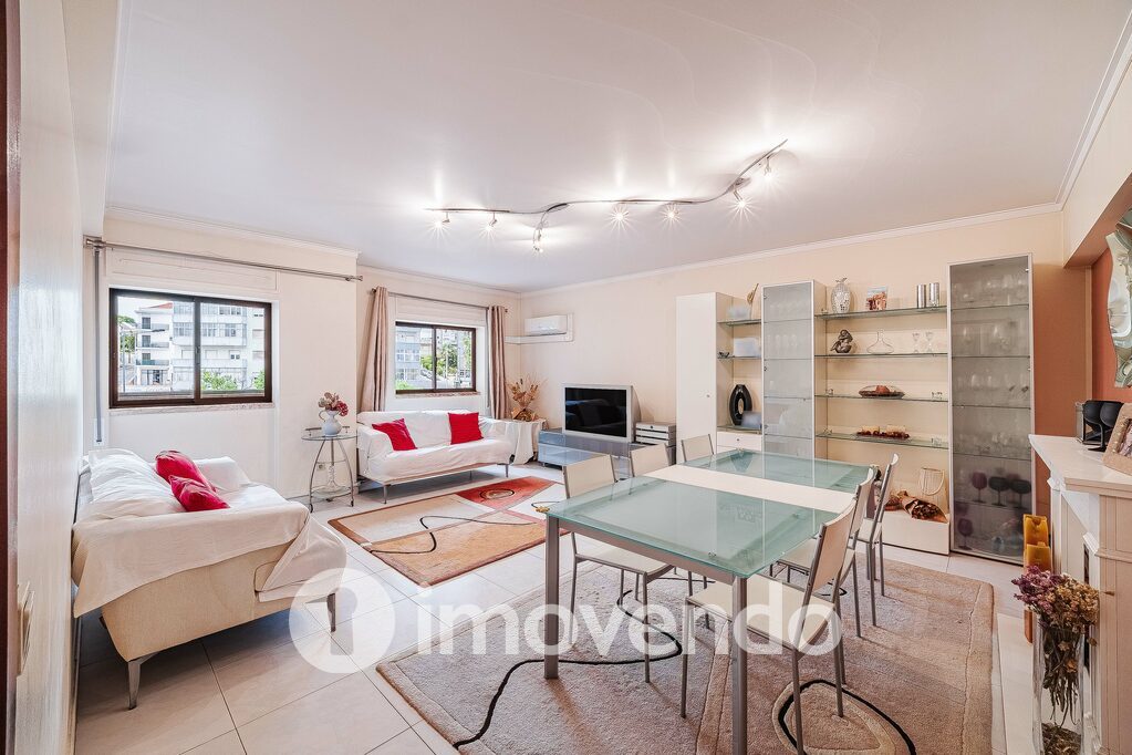 Apartamento T4 em Almada, Pragal com 137 m<sup>2</sup> por 525.000