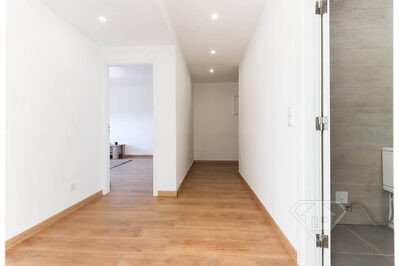 Apartamento T2 renovado, perto dos acessos a Lisboa e Sintra, em Belas