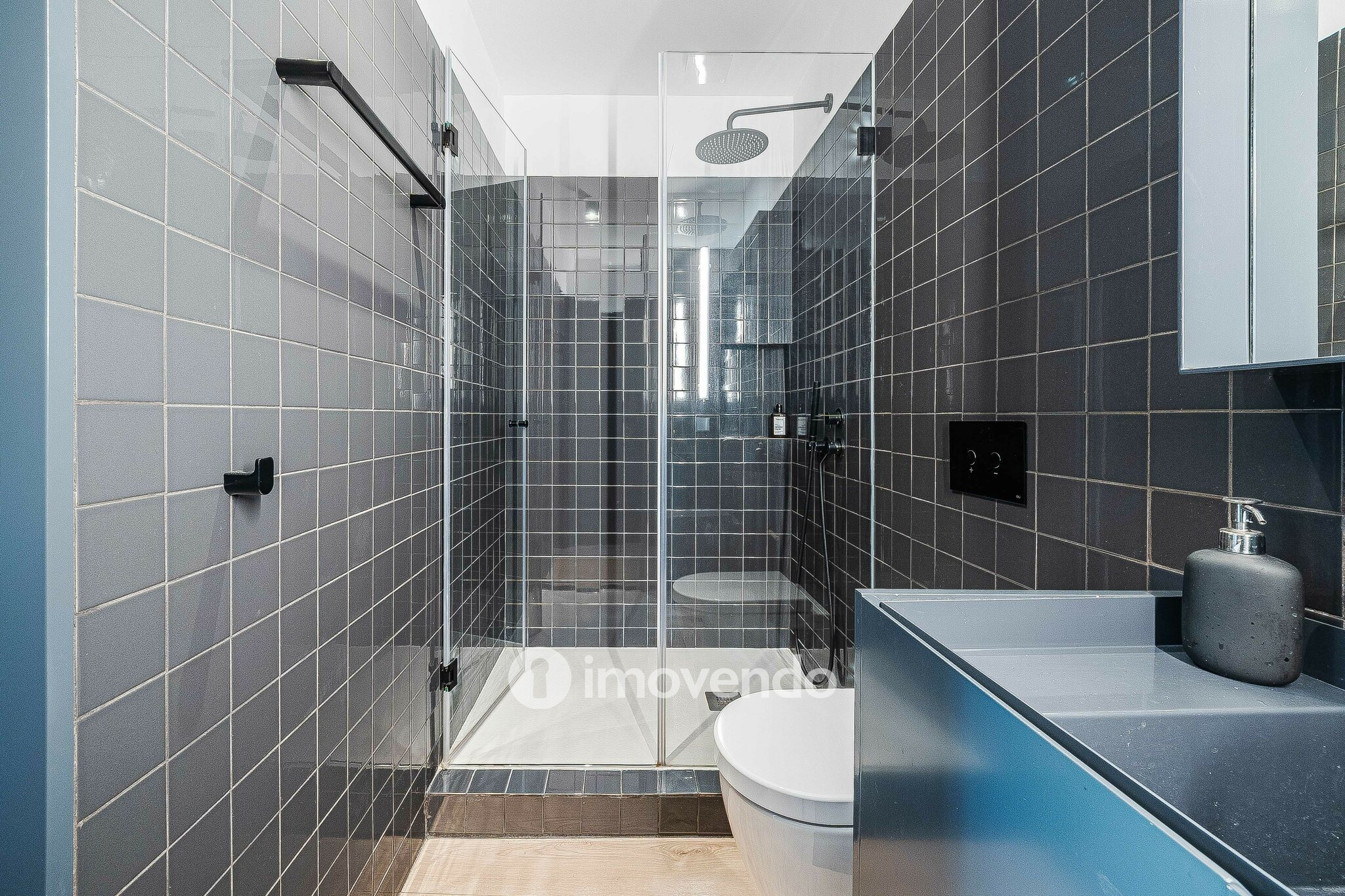 Apartamento T2 com cozinha equipada e mobilado, nas Amoreiras