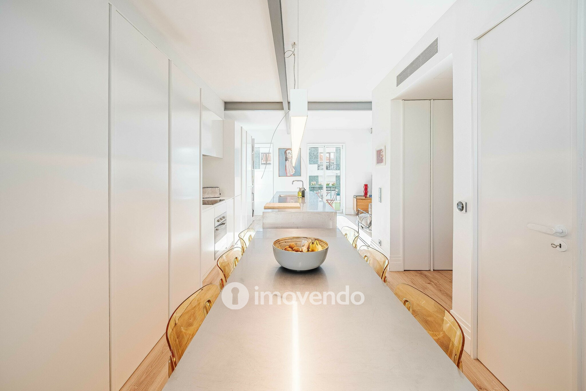 Apartamento T2 com cozinha equipada e mobilado, nas Amoreiras