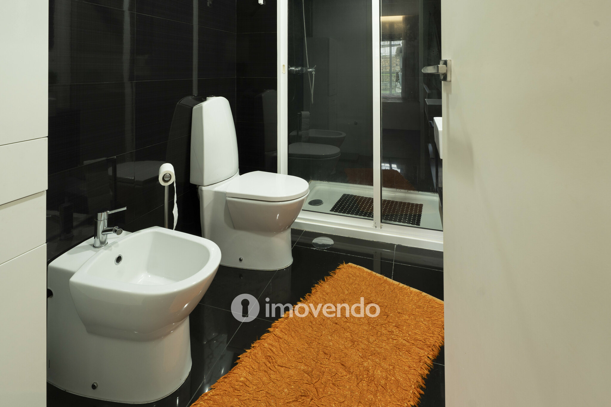 Apartamento T3 com garagem e áreas amplas, em Braga