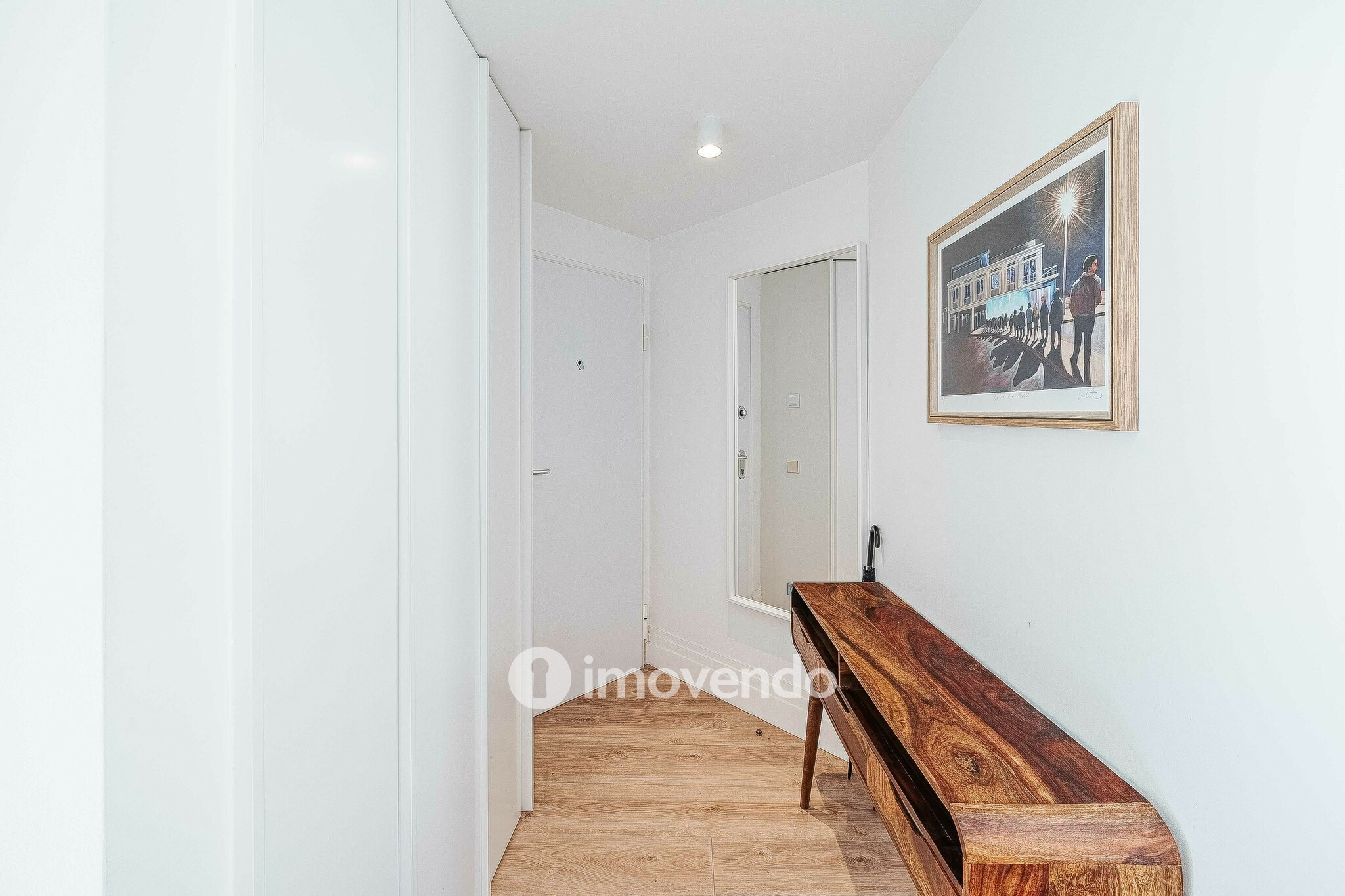 Apartamento T2 com cozinha equipada e mobilado, nas Amoreiras