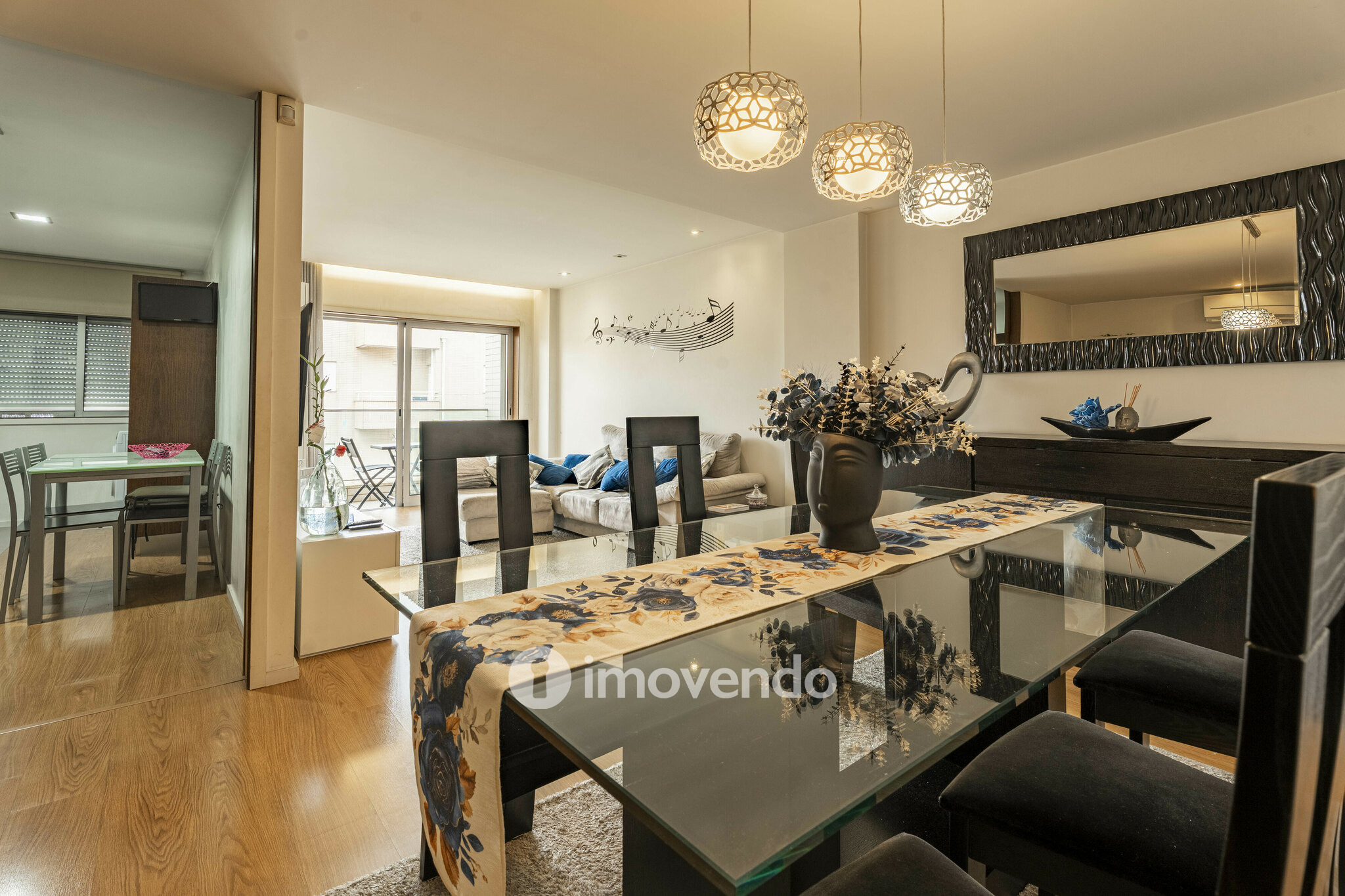 Apartamento T3 com garagem e áreas amplas, em Braga