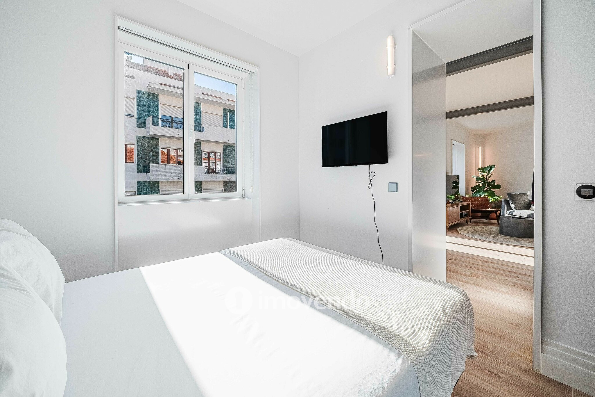 Apartamento T2 com cozinha equipada e mobilado, nas Amoreiras