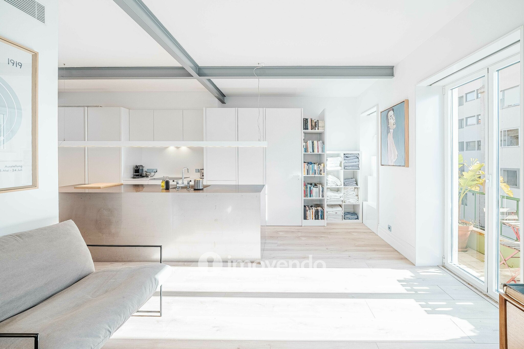 Apartamento T2 com cozinha equipada e mobilado, nas Amoreiras