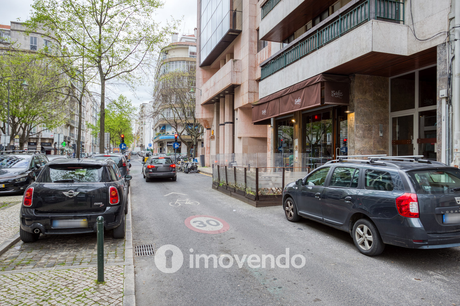 Apartamento T3 exclusivo, na icónica Avenida Visconde de Valmor