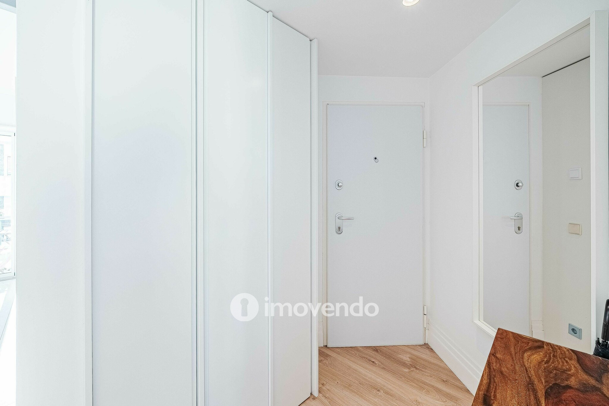 Apartamento T2 com cozinha equipada e mobilado, nas Amoreiras