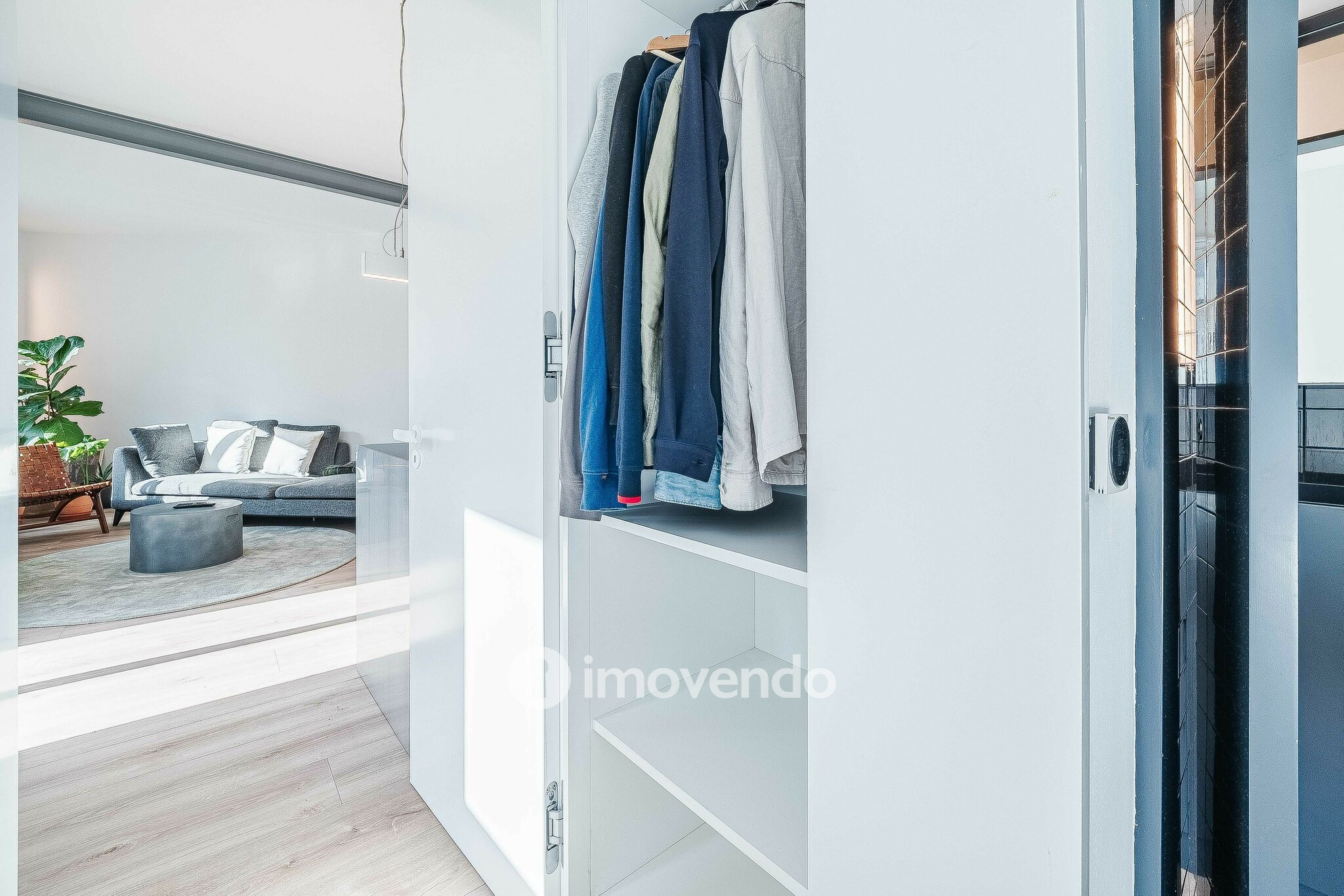 Apartamento T2 com cozinha equipada e mobilado, nas Amoreiras