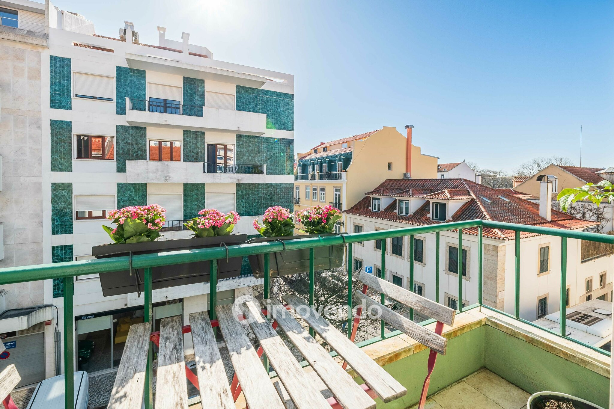 Apartamento T2 com cozinha equipada e mobilado, nas Amoreiras