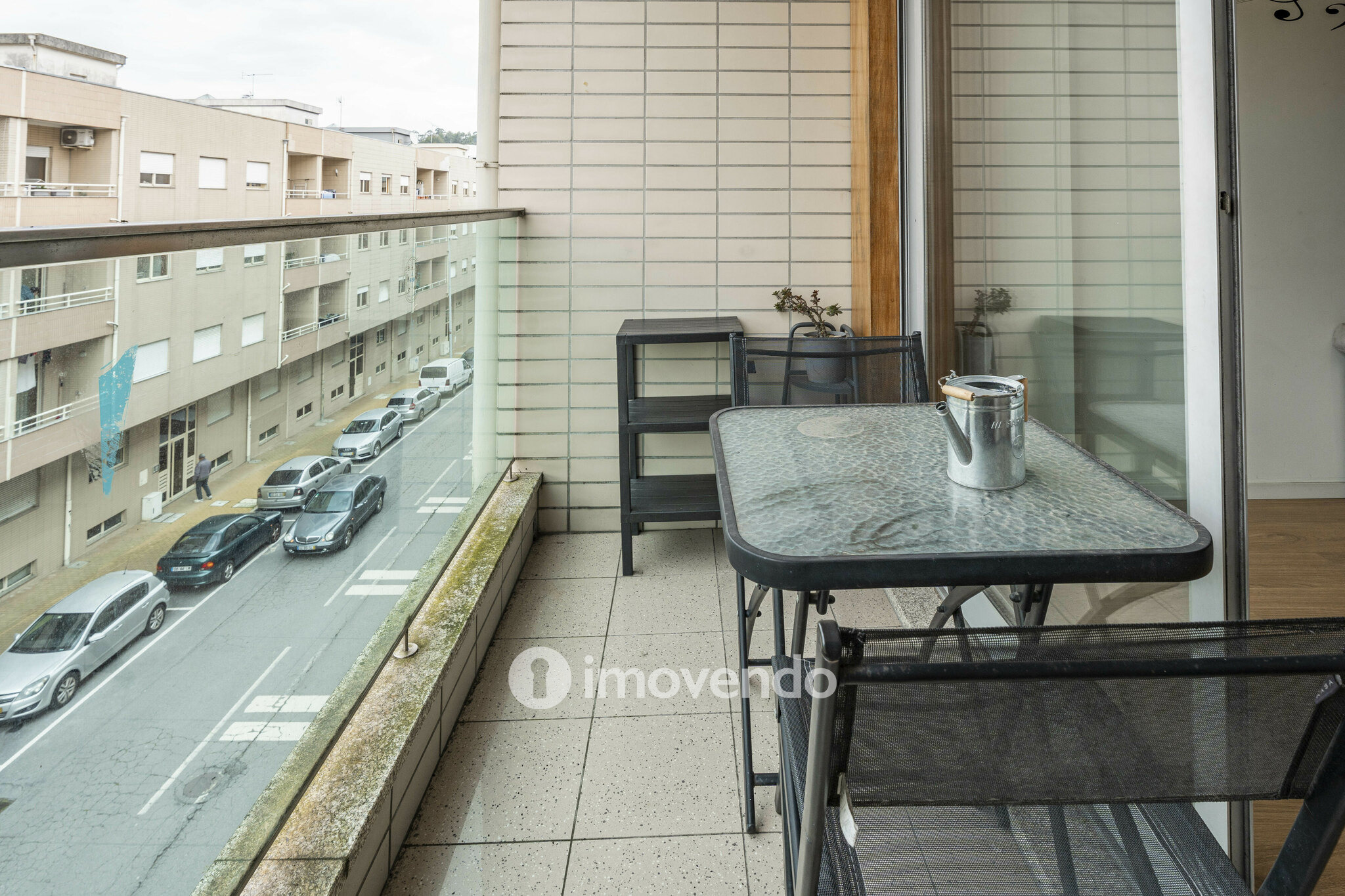 Apartamento T3 com garagem e áreas amplas, em Braga