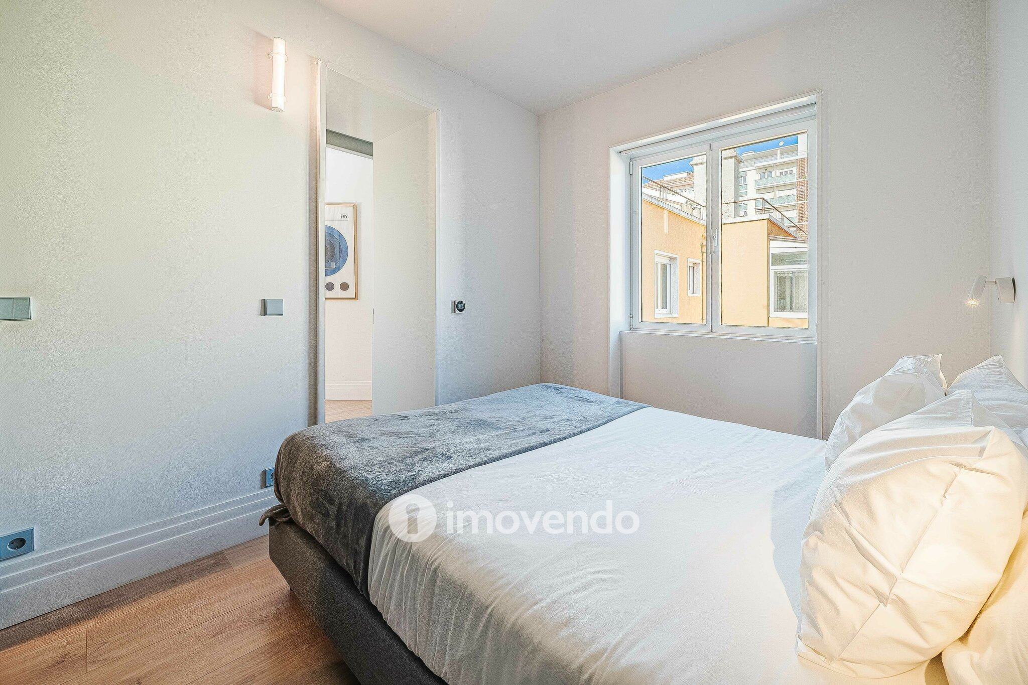 Apartamento T2 com cozinha equipada e mobilado, nas Amoreiras