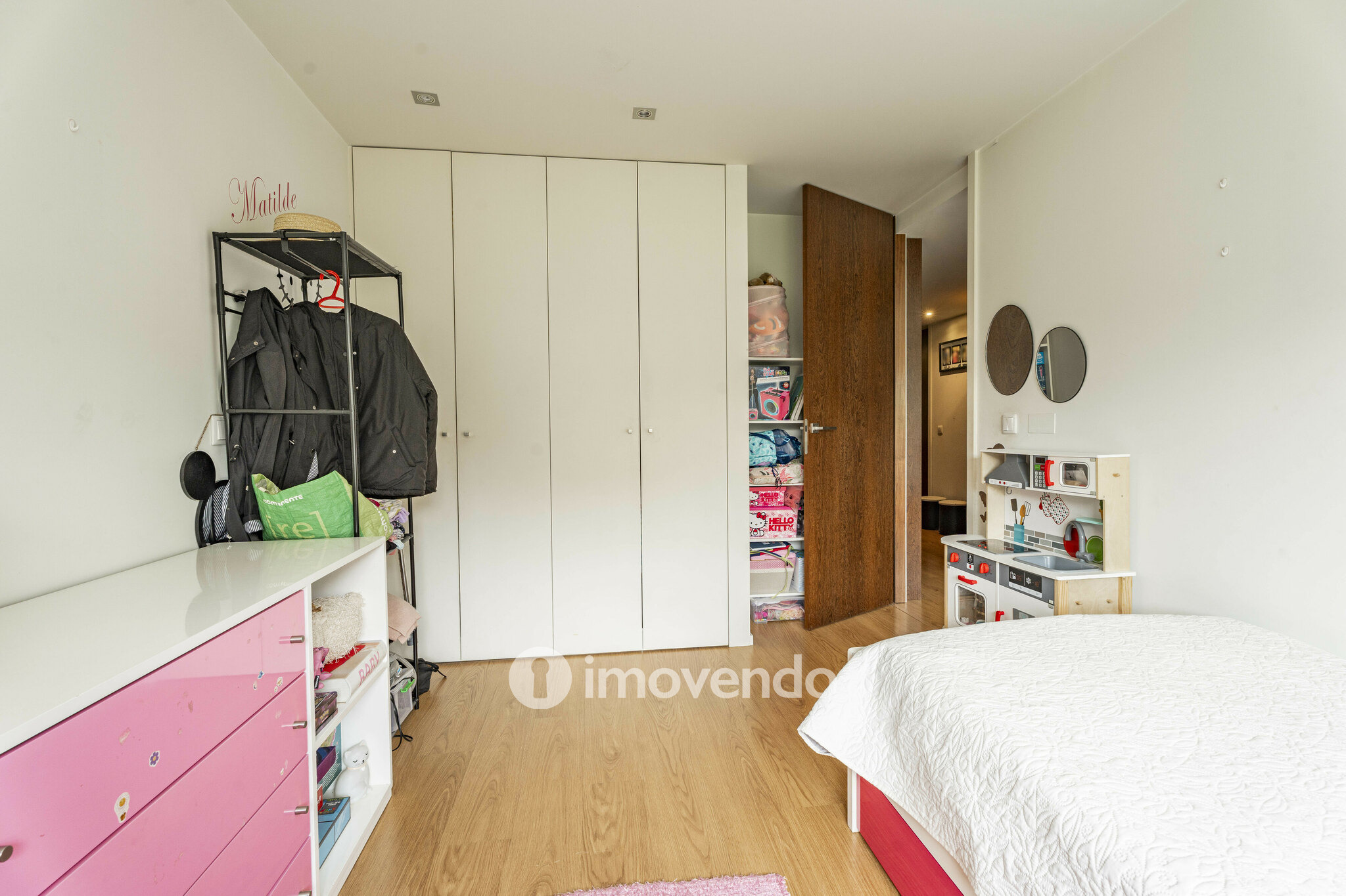 Apartamento T3 com garagem e áreas amplas, em Braga