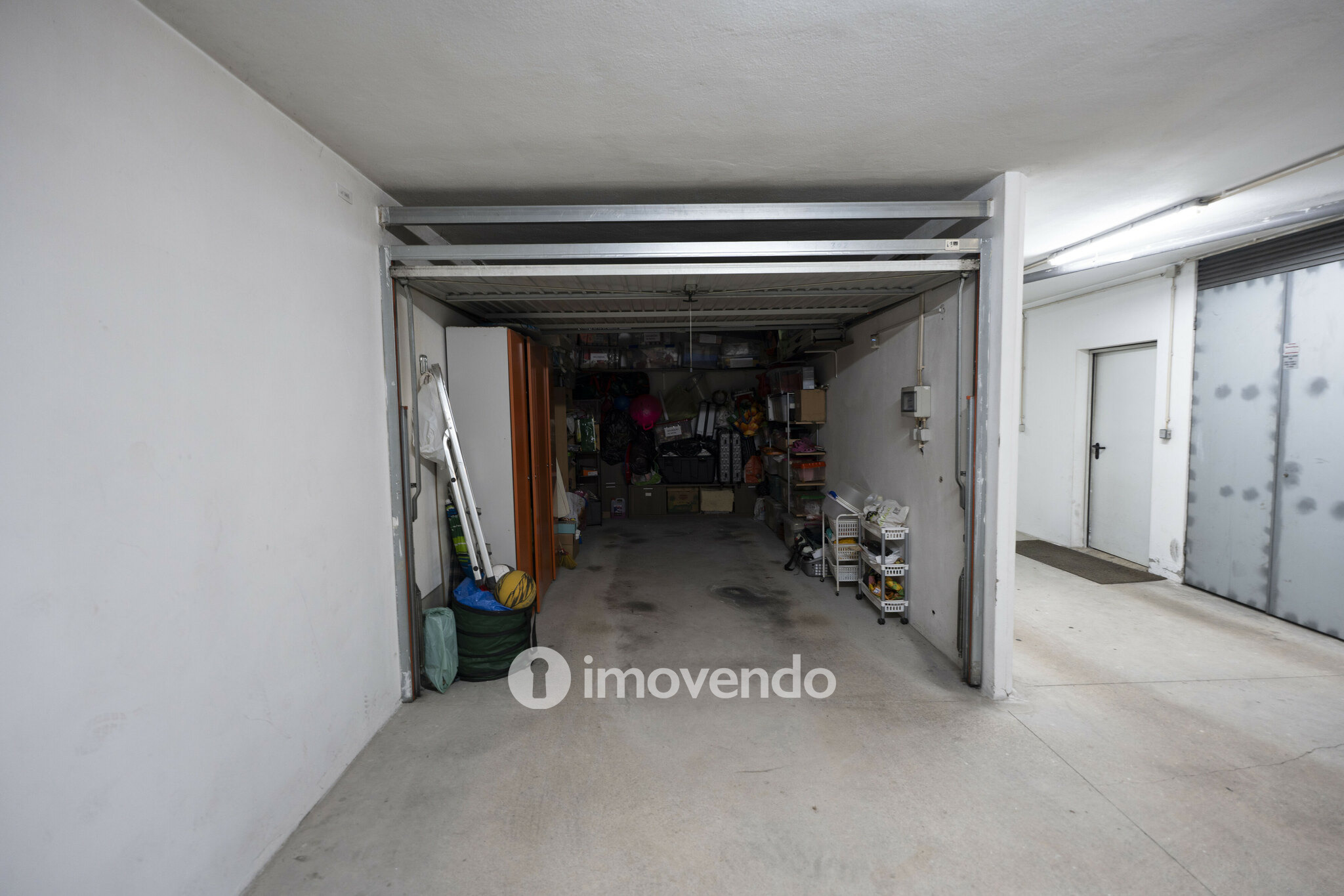 Apartamento T3 com garagem e áreas amplas, em Braga