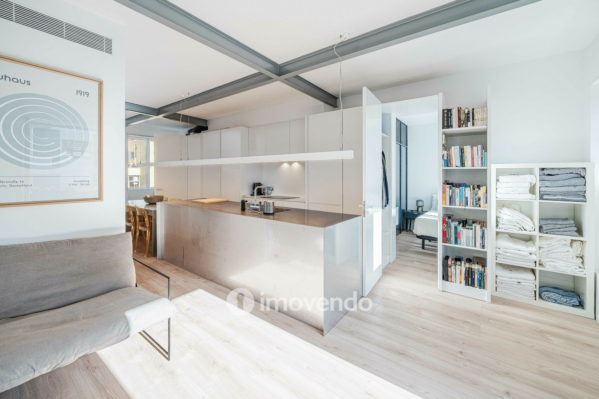 Apartamento T2 com cozinha equipada e mobilado, nas Amoreiras