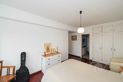 Apartamento T3 com garagem, perto dos acessos ao centro, em Sacavém